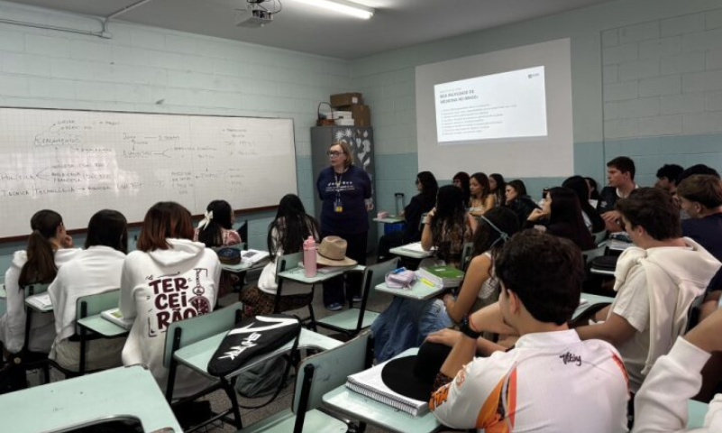 sao-leopoldo-mandic-faculdade-de-medicina-graduaçao-medica-sao-leopoldo-mandic-leva-a-carreira-medica-para-dentro-das-escolas-de-capivari-e-limeira